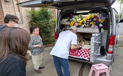 「東京都小平市で23年という大往生を遂げたオカメインコちゃんを心を込めてお見送りいたしました」写真